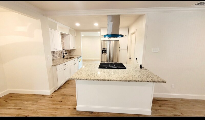 Building Photo - 10622 Sylvia Dr