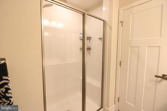 Building Photo - 6210 Monitor St