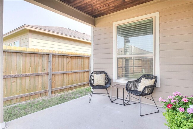 Building Photo - 7618 Quartz Dr