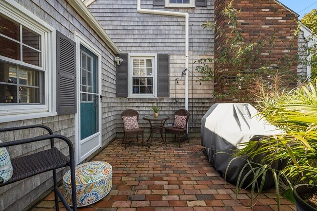 Building Photo - 42 Fairmount St