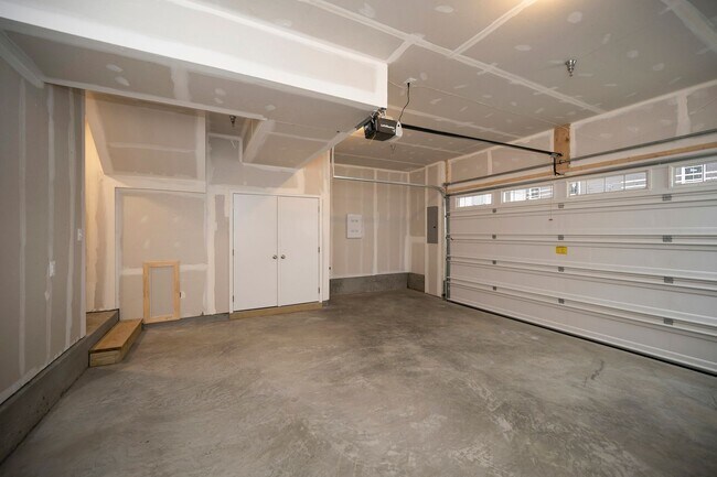 Building Photo - Close to everything!  Skyline at Embrey Mill!  Brand New Live and Work Townhomes.