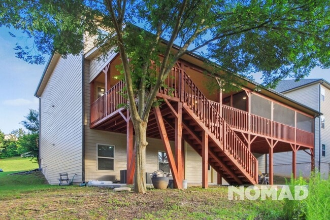 Building Photo - Stunning 6BR House in Cumming