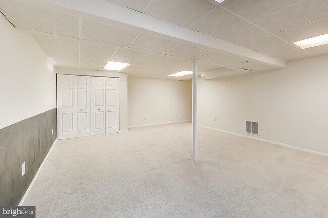 Building Photo - 1337 Crockett Ln