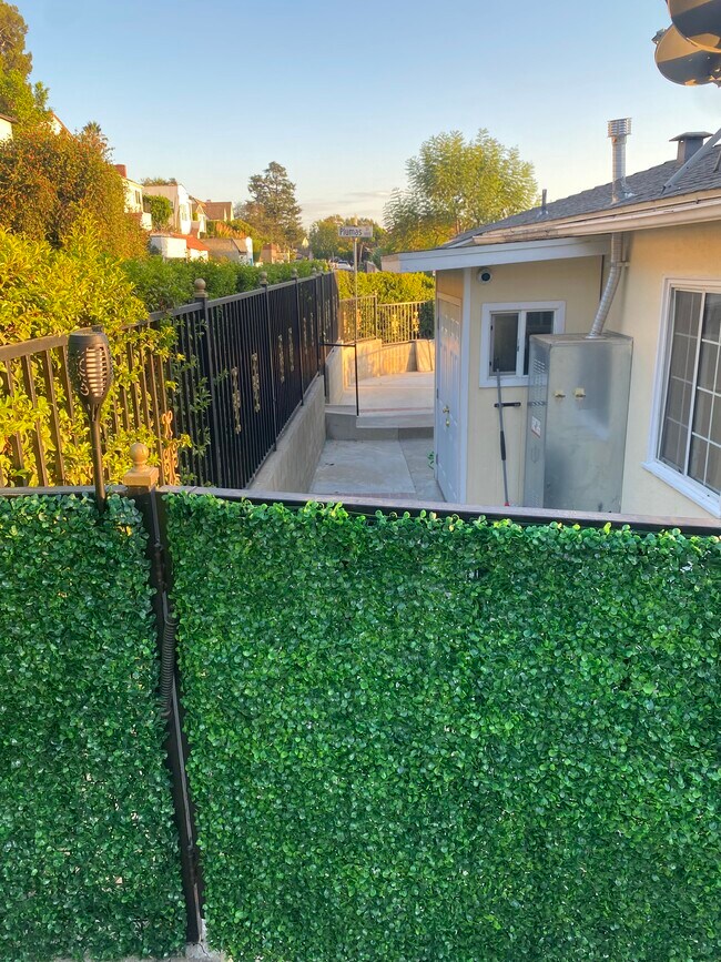 Building Photo - 1437 Plumas St