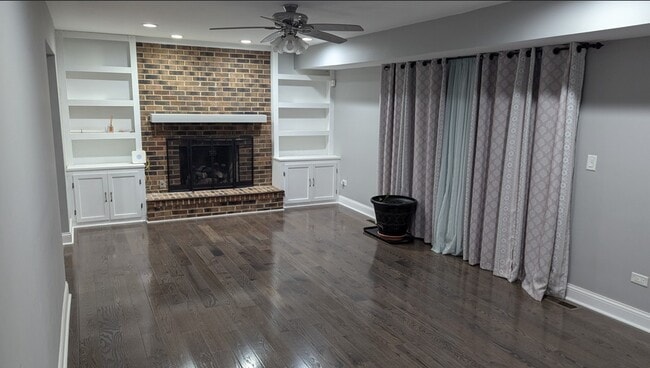 Building Photo - 1125 Captains Ln