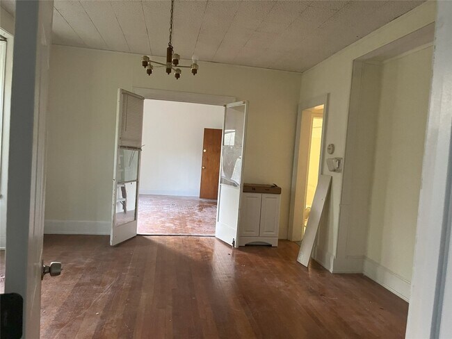 Building Photo - 7 Crandall St