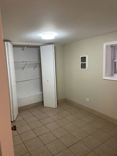 Building Photo - 2537 N Austin Ave