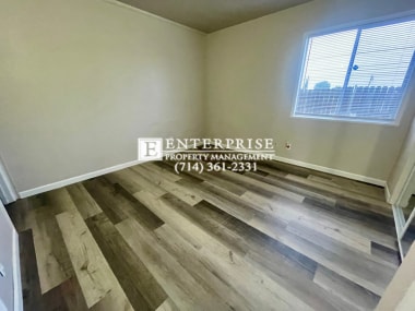 Building Photo - Spacious 4 bed, 3 bath Home featuring TWO ...