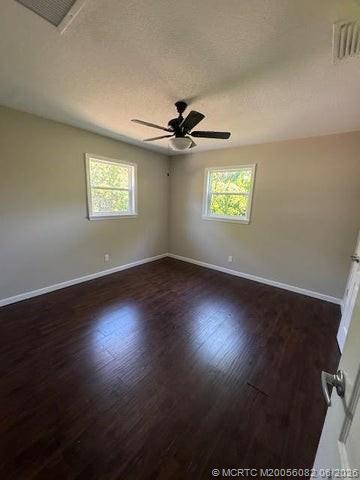 Building Photo - 709 SE Alamanda Way