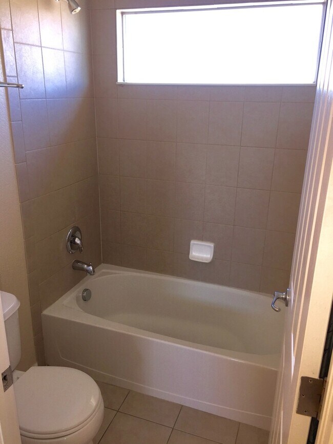 Building Photo - Stunning 4 Bedroom Home In Cross Creek area of Aurora