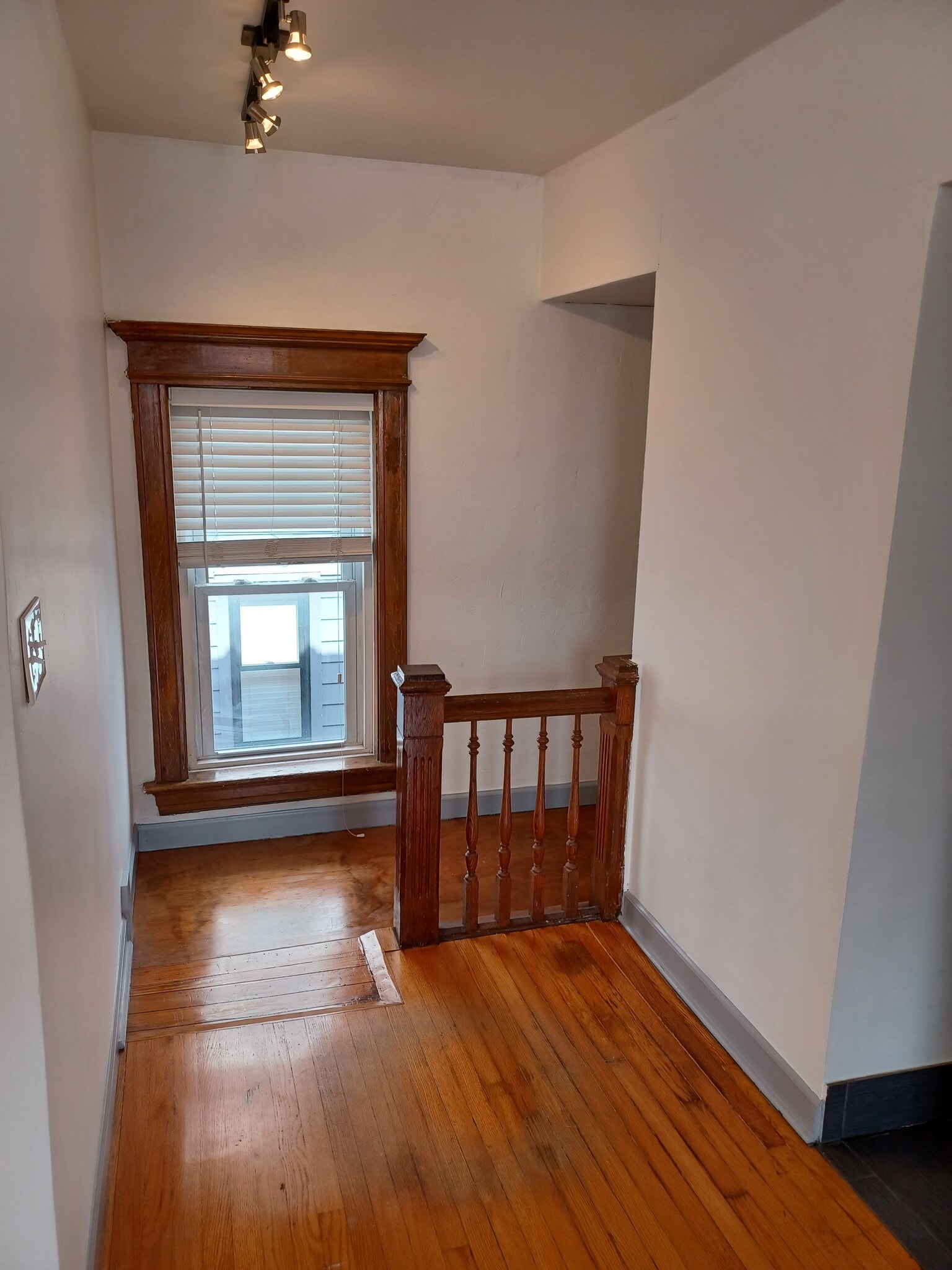 Building Photo - 4233 Chouteau Ave