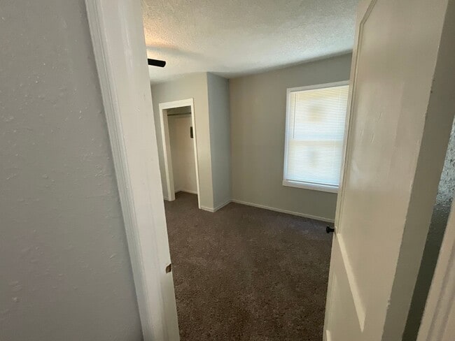 Building Photo - 532 E Boeing Dr