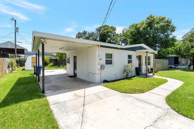 Building Photo - 7703 Southside Ln