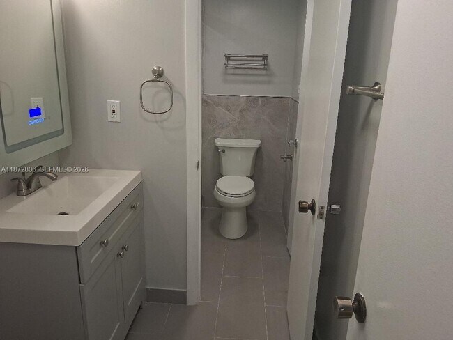 Building Photo - 1000 St Charles Pl