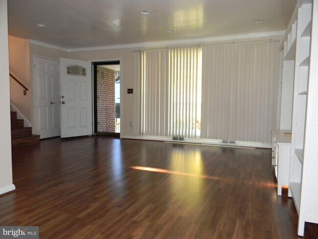 Building Photo - 3536 Lynne Haven Dr