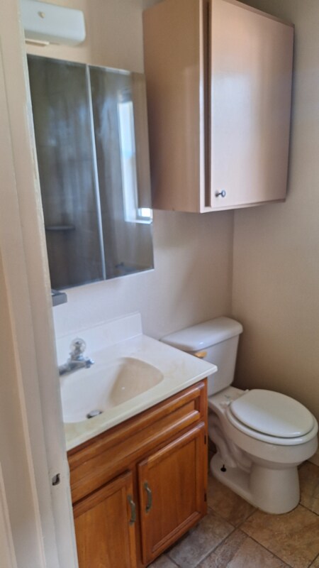 Building Photo - 1410 N Avenue R