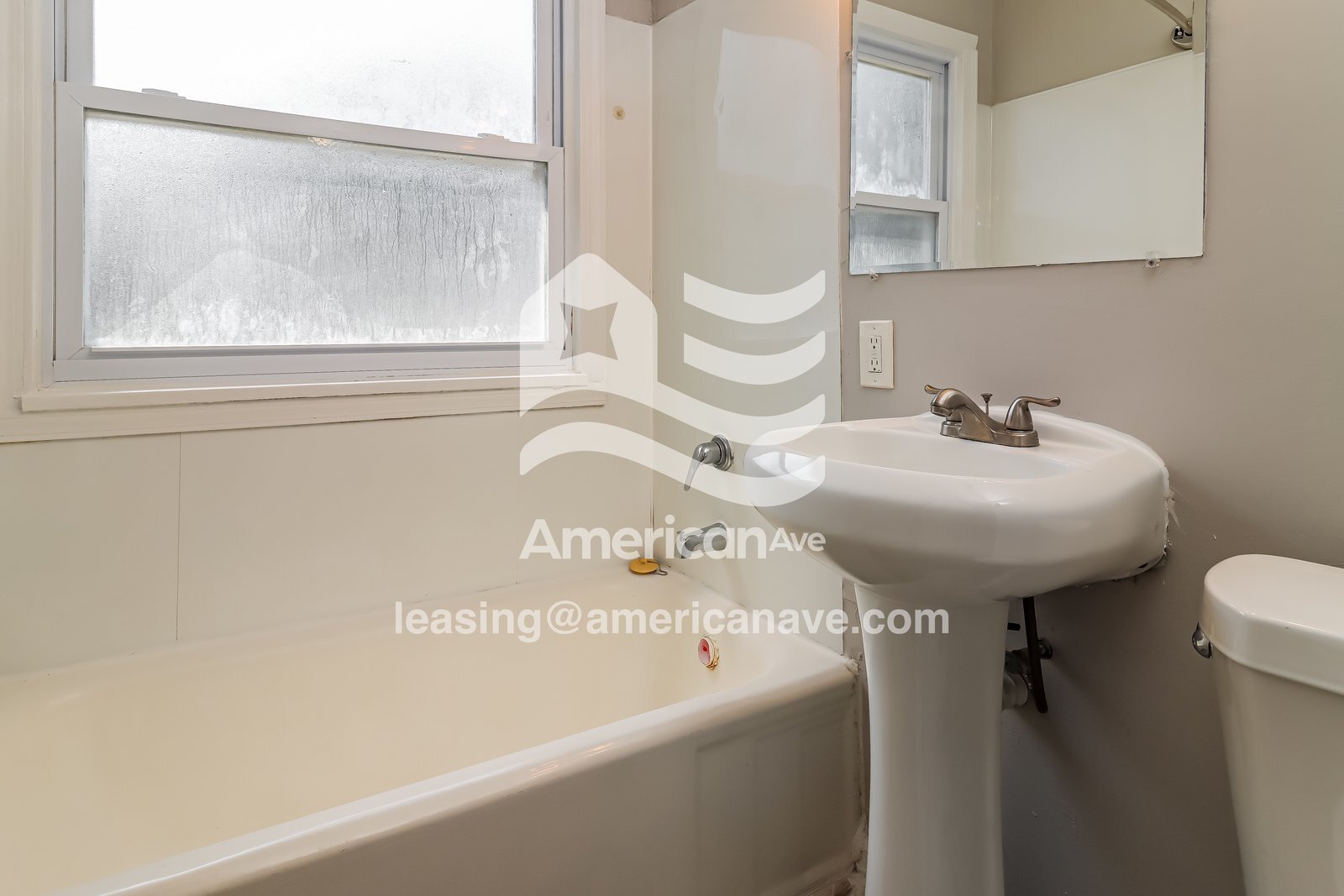 Building Photo - 33116 Armada Ct