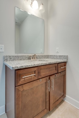 Building Photo - 2043 Pinecrest Dr