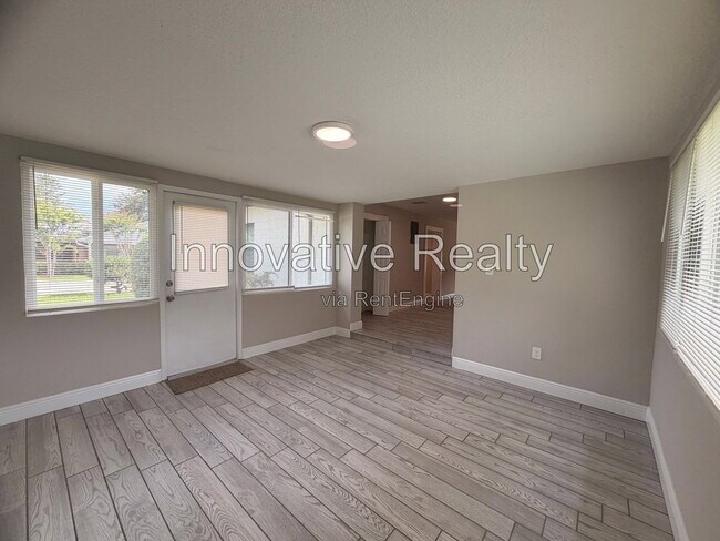Building Photo - 144 N Park Ave