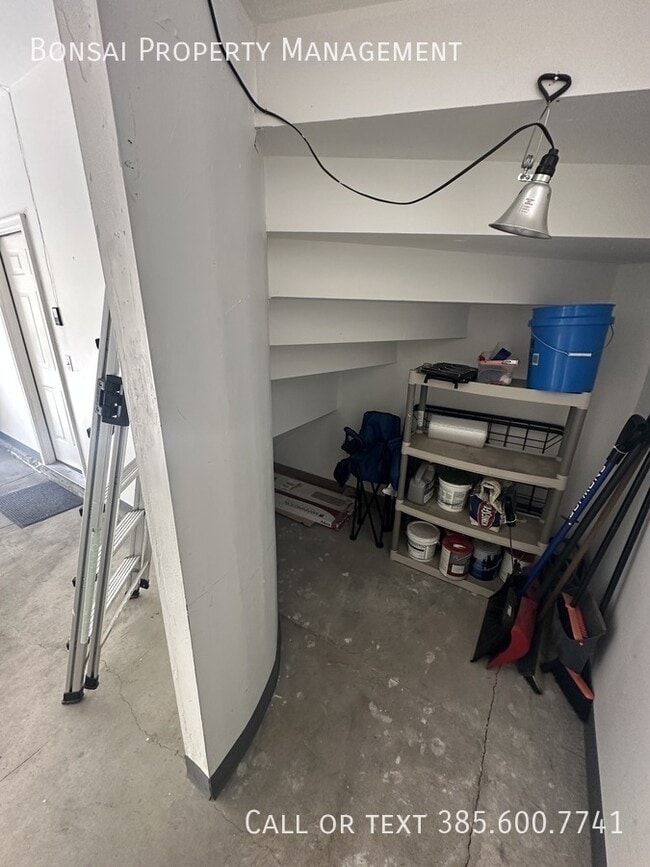 Building Photo - 3854 Garonne Ave