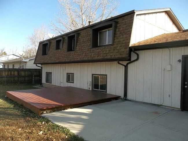 Building Photo - 829 Tyler St