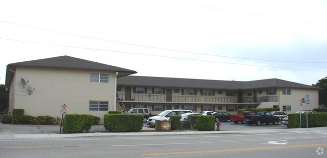Building Photo - Elite Apartments