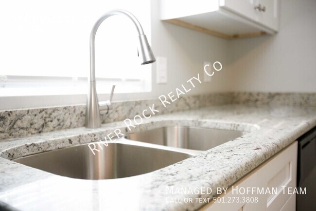 Building Photo - 514 Pollock St