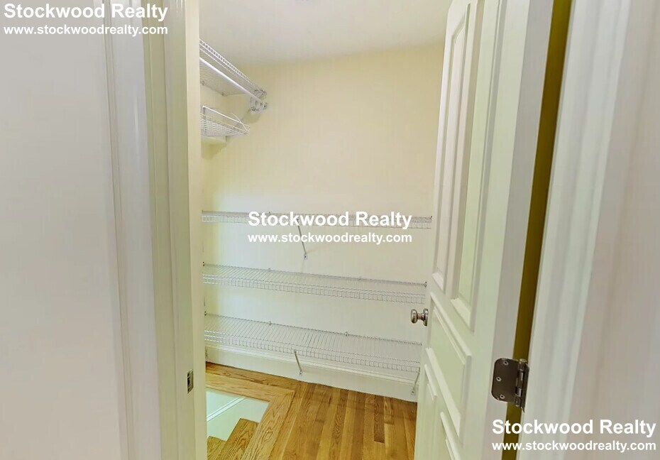 Building Photo - 195 Commonwealth Ave