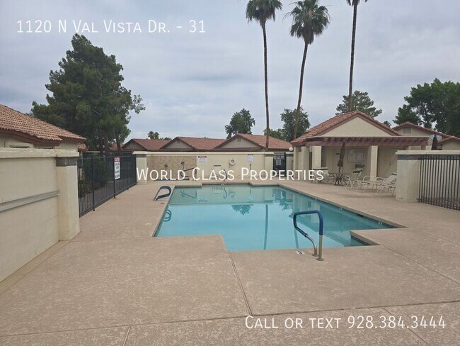 Building Photo - 1120 N Val Vista Dr