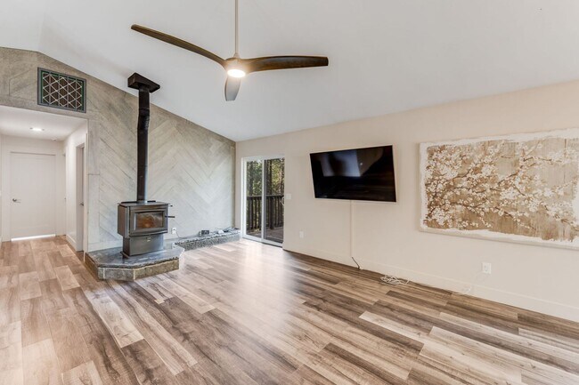 Building Photo - Updated Georgetown Home on 5 Acres with Huge Deck!