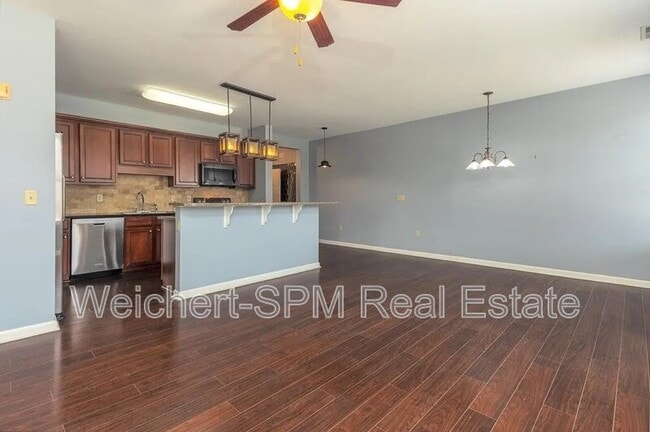 Building Photo - 721 Litty Ct