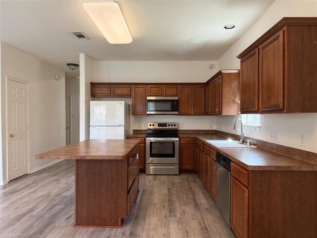 Building Photo - 10102 Sweet Olive Way