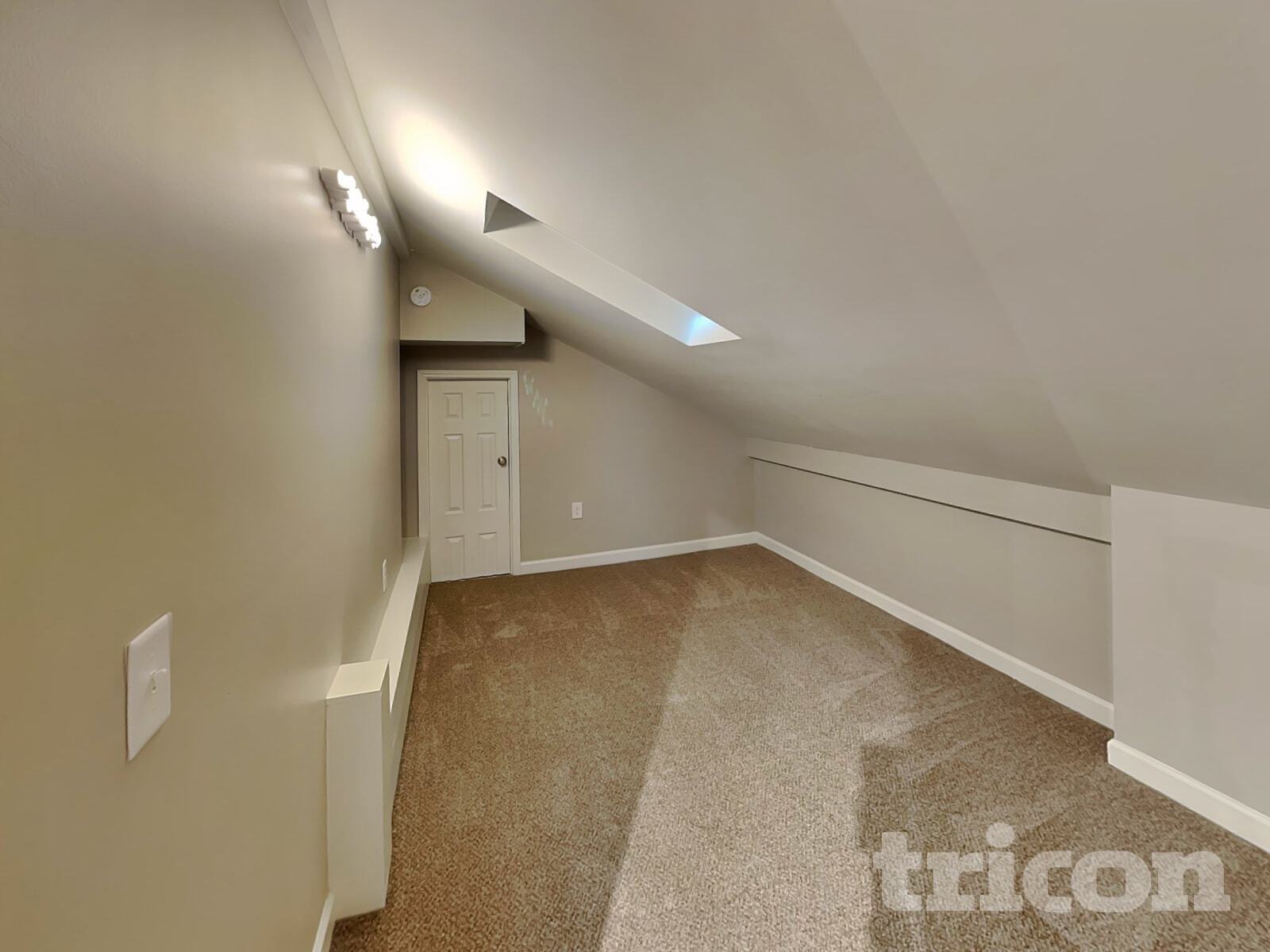 Building Photo - 8203 Knollwood Cir