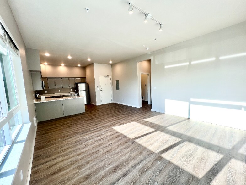 Building Photo - 2330 Yakima Ct