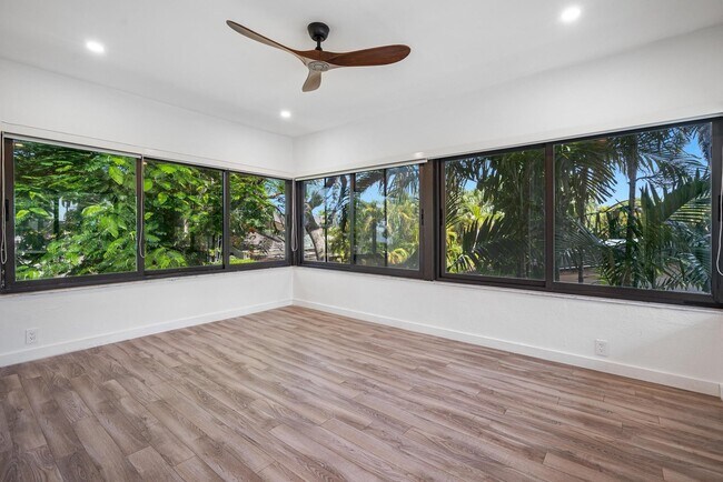 Building Photo - 7810 Beach View Dr