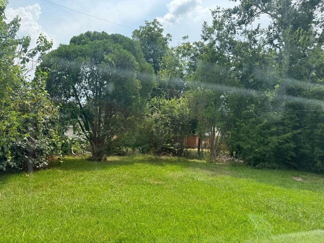 Building Photo - 5726 Lakefield Dr
