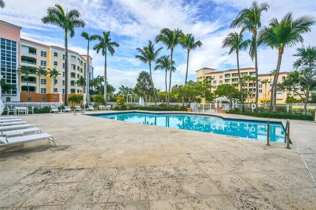 Building Photo - 735 Crandon Blvd