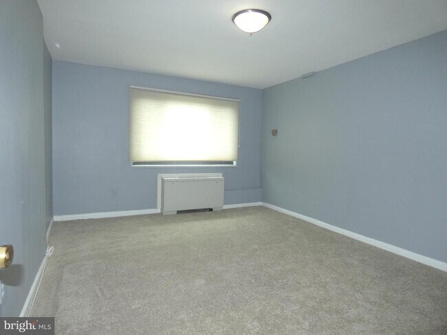 Building Photo - 1300 S Arlington Ridge Rd