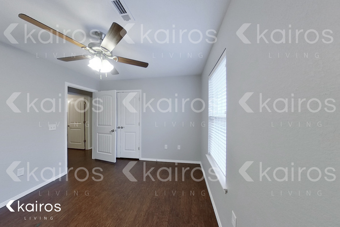 Building Photo - 3893 Thomas St