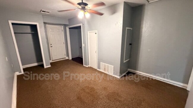 Building Photo - 3737 SE 24th St