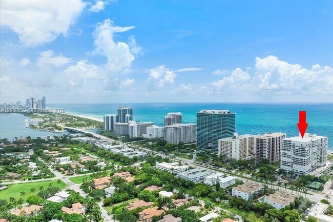 Building Photo - 10155 Collins Ave