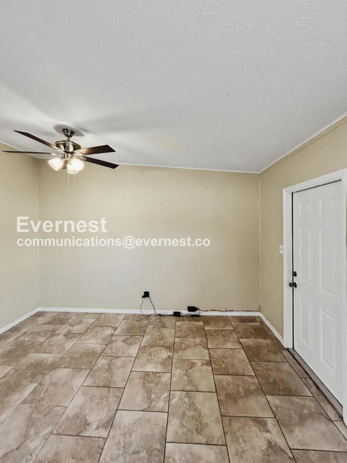 Building Photo - 2925 N 46th St