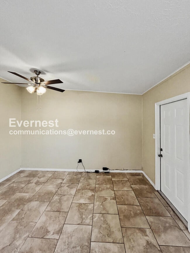 Building Photo - 2925 N 46th St