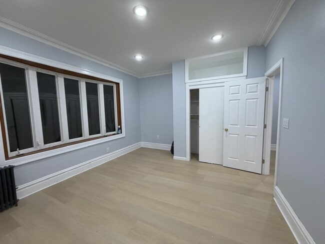 Building Photo - 154 W 33rd St