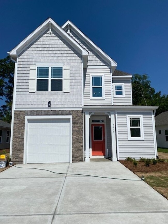 Building Photo - Brand new 3 bedroom 2.5 bath home in Leland