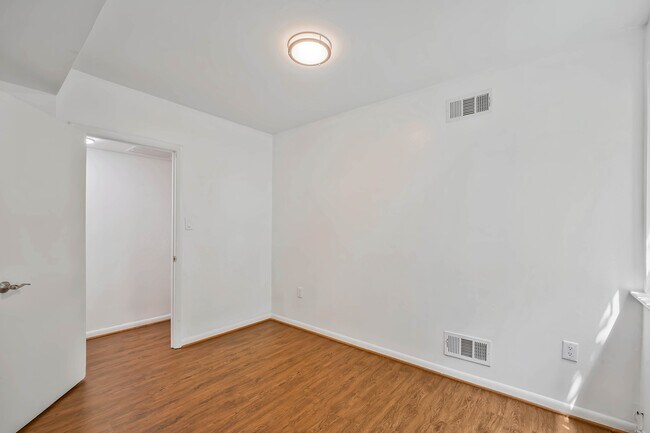 Building Photo - 12883 Cara Dr