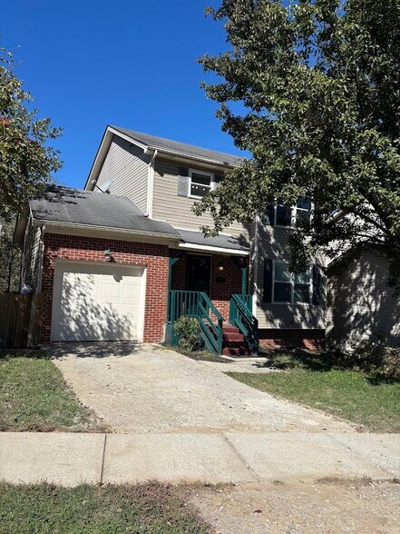 Front - 3685 Appian Way
