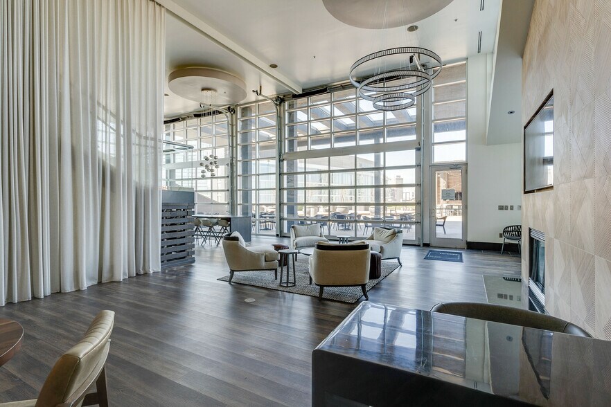 Building Photo - 600 12th Ave S