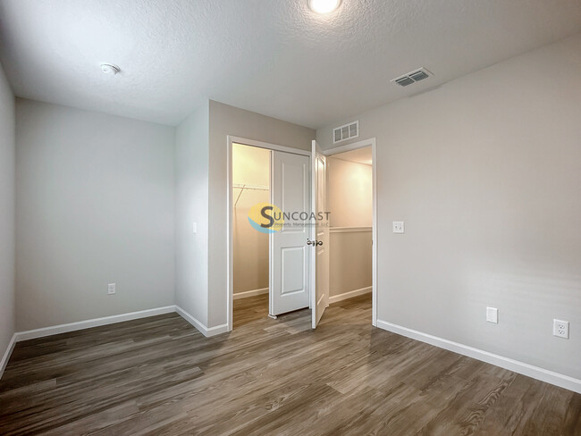 Building Photo - 1236 Pangola Dr