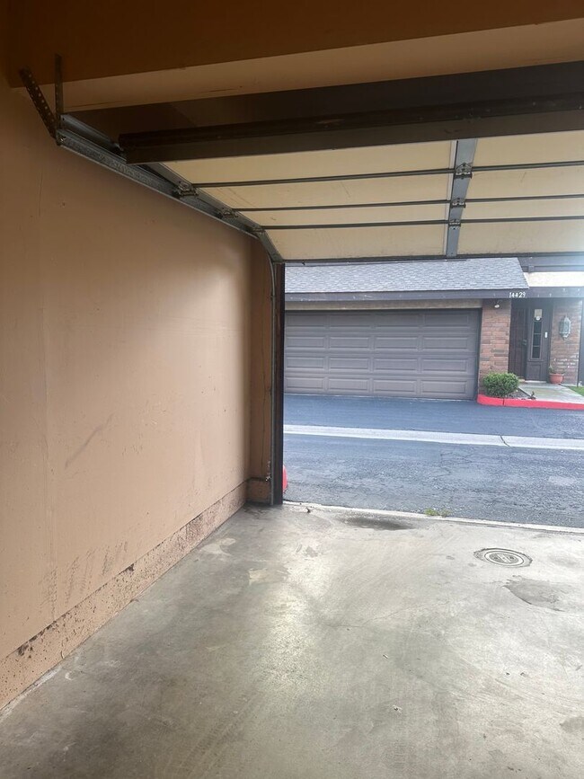 Building Photo - Charming 3-Bed/2.5-Bath Townhome with 2-Car Garage in Garden Grove